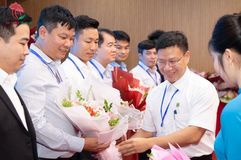 Tất Thành - Nhà tài trợ Vàng, đồng hành cùng Hội nghị khoa học tại Bệnh viện Đa khoa Hùng Vương