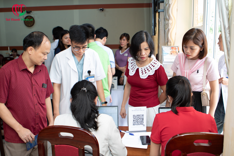Tất Thành tổ chức thành công Hội thảo Quốc tế về RFA điều trị trĩ
