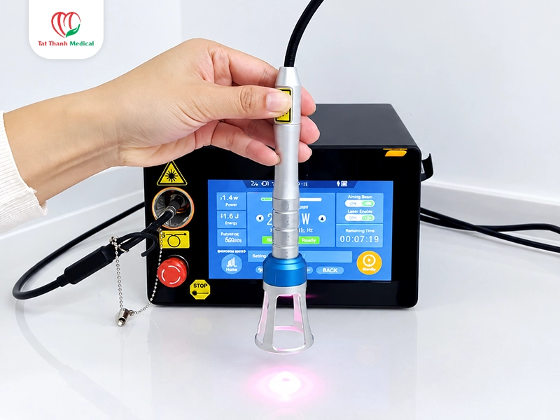 Harlas và bài toán bố trí thiết bị trong phòng khám